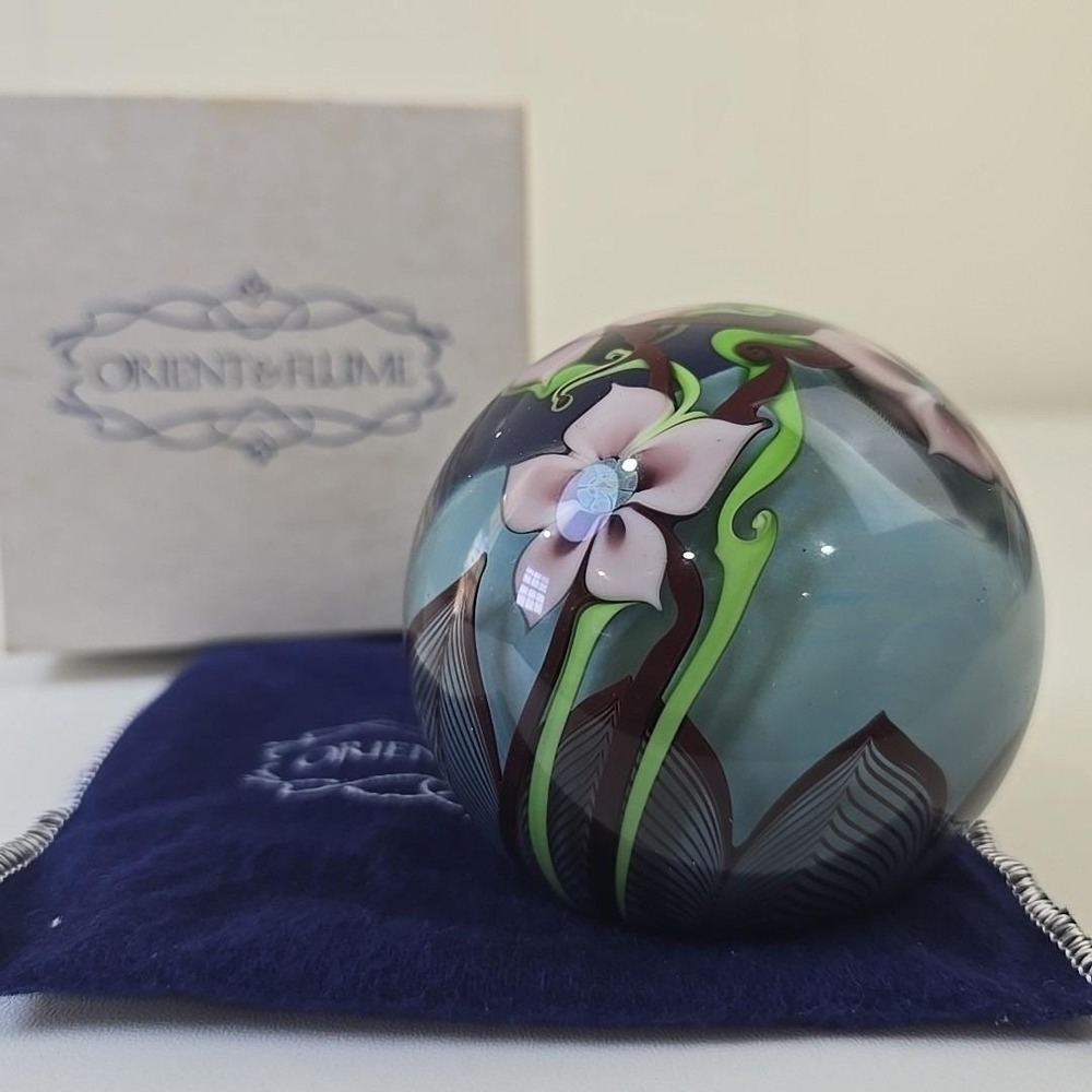 Orient & Flume Cased Art Glass Paperweight Vintage 1978 Floral Lampwork Signed